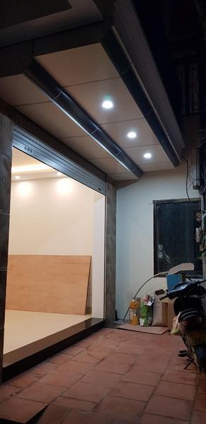 Nhà 5 tầng phân lô ô tô vào nhà gần phố nhà đẹp, ở luôn giá 8.9 tỷ, lh 0961427470