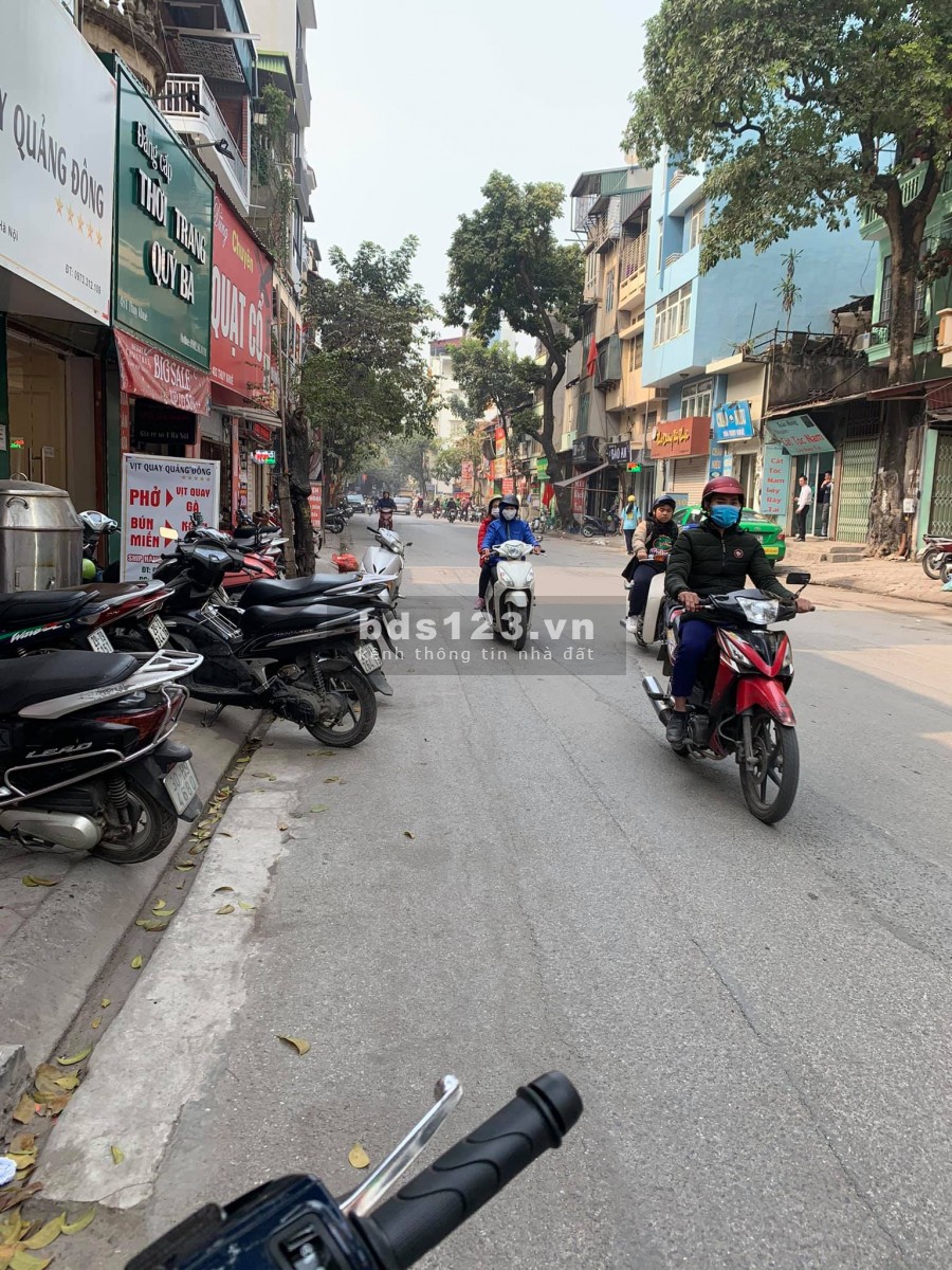 Bán nhà Quận Tây Hồ, 5 tầng đúc, giá 9.x tỷ, 2 mặt phố 3 mặt thoáng, kinh doanh