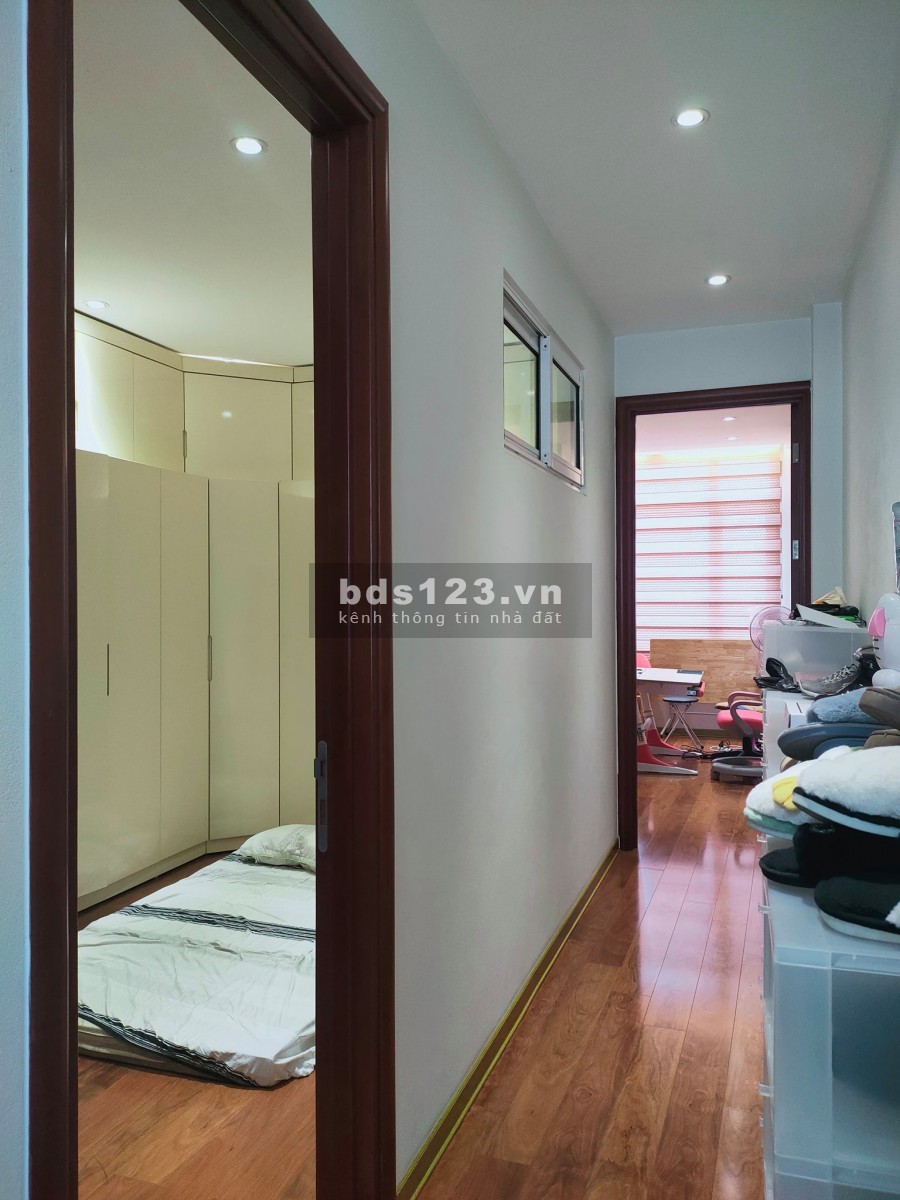 Bán nhà 5 phòng ngủ phố Thanh Đàm, Ô tô qua nhà, 60m2x4 tầng, giá 4.95 tỷ, TL mạnh.
