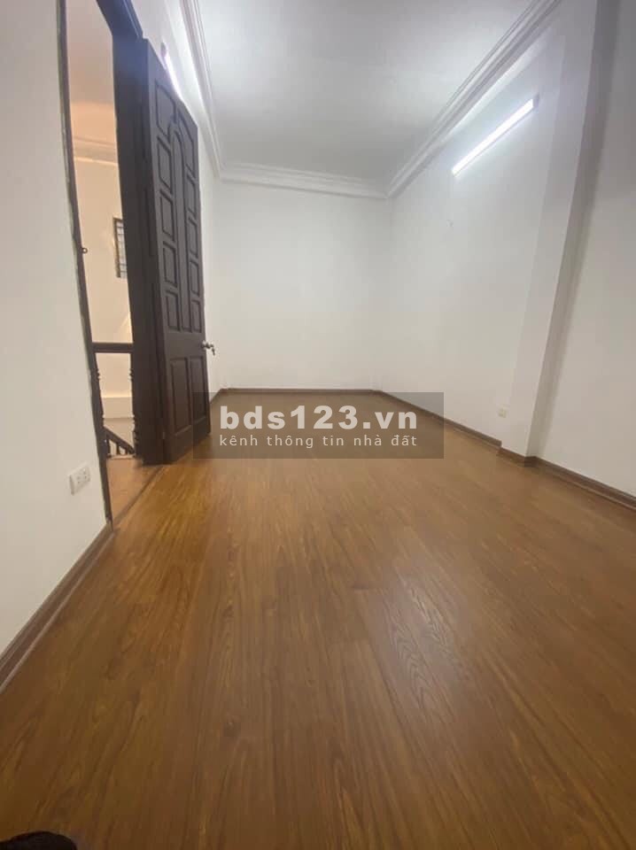 Cần Bán Nhà phố Đê Trần Khát Chân 45m2, 3 tầng mặt tiền 7m, 3 phòng ngủ, 2 wc,Sổ đỏ chính chủ giá 2 tỷ 850tr