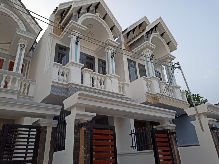 Nhà 1 trệt 1 lầu Hố nai, gần trường Lê Hồng Phong, đường ô tô 5m, SHR thổ cư 100%