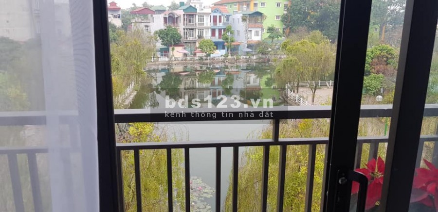 Nhà nguyên căn Phúc Lợi phân Lô ôtô đỗ cửa View Hồ 62m 5 tầng, còn mới ở luôn