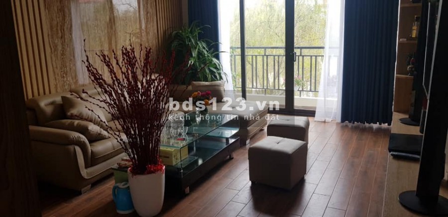 Nhà nguyên căn Phúc Lợi phân Lô ôtô đỗ cửa View Hồ 62m 5 tầng, còn mới ở luôn