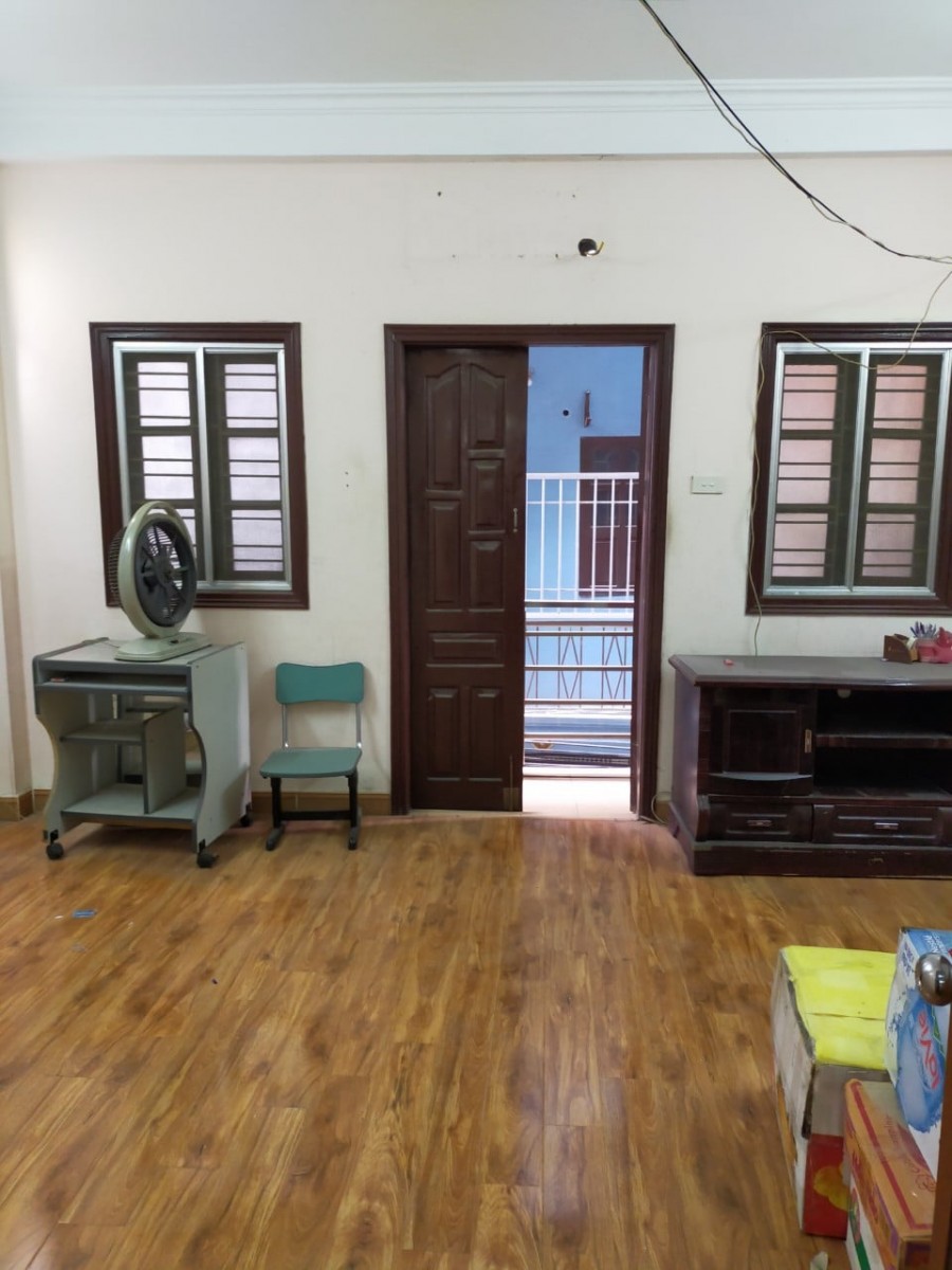 Bán nhà Khương Đình 46m2, gần phố, ô tô đỗ cửa, mặt tiền rộng, tặng nội thất cho khách 5.1 Tỷ