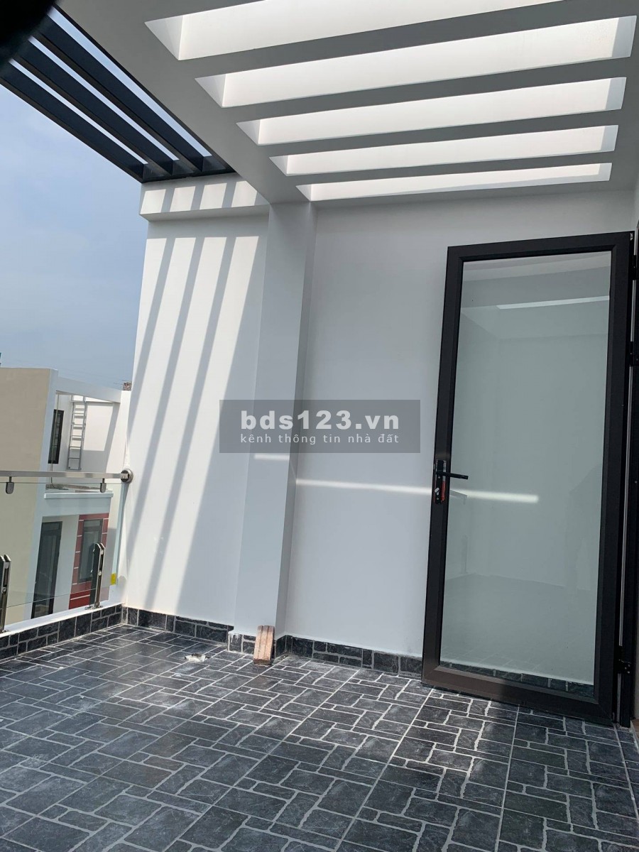 Bán nhà 4 tầng, đường 10m tại Hùng Vương, Hồng Bàng, giá 2.785 tỷ