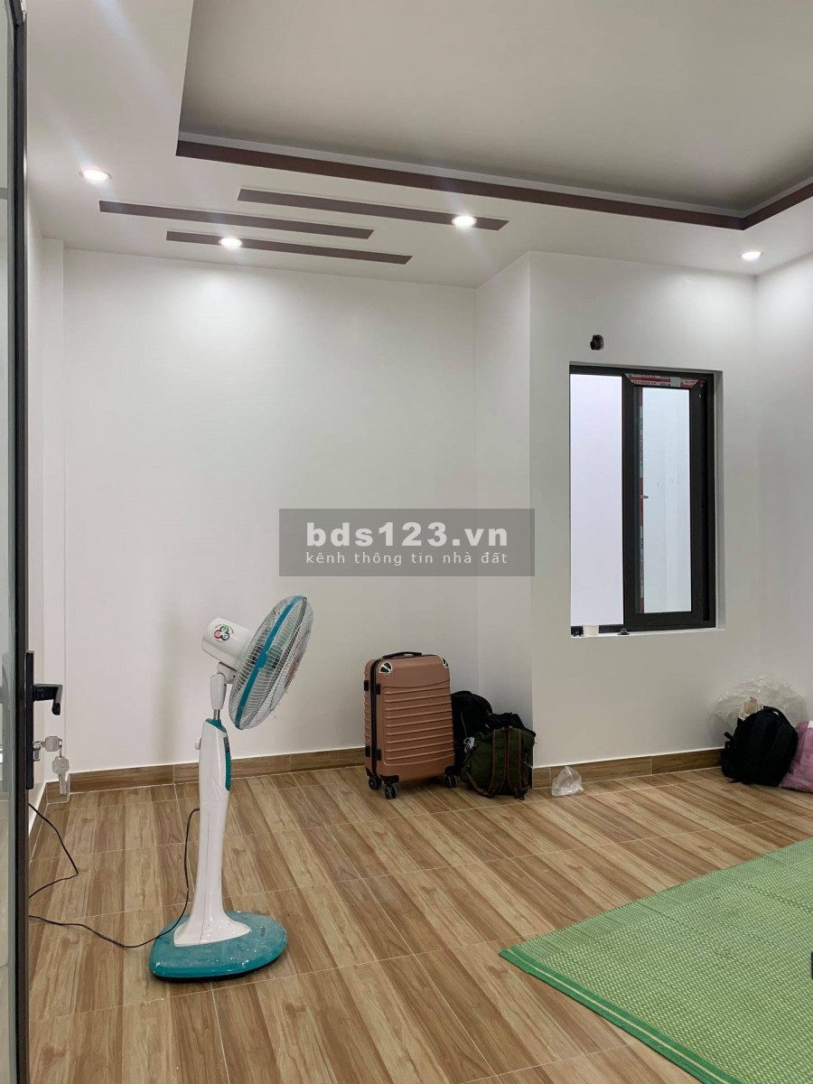 Bán nhà 4 tầng, đường 10m tại Hùng Vương, Hồng Bàng, giá 2.785 tỷ