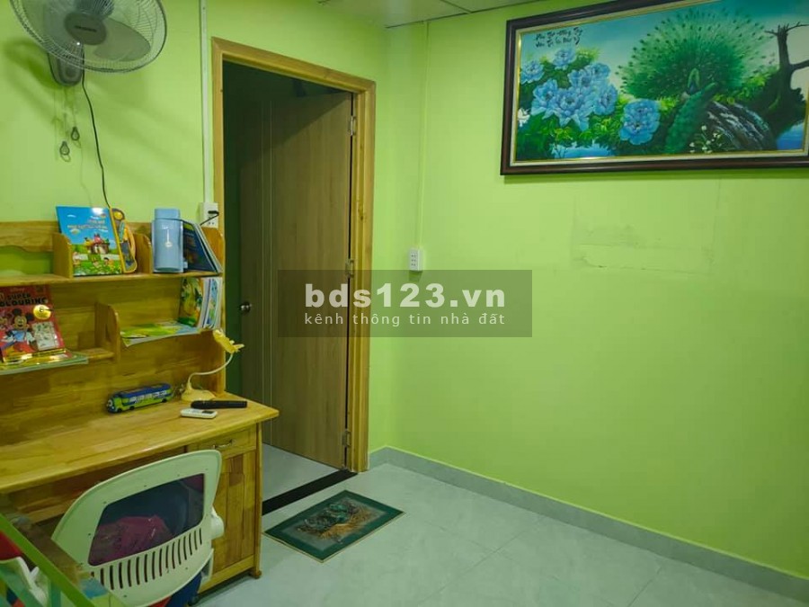Gần 30m2, 2 tầng Vòng xoay Hàng Xanh chỉ hơn 3 Tỷ, nhà chính chủ ở ngay
