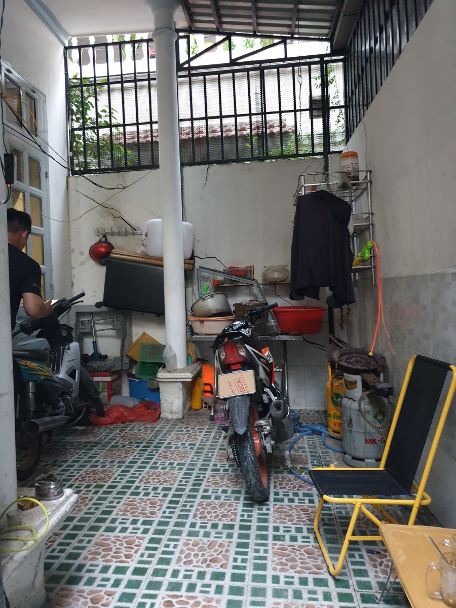 Bán Nhà C4 Bùi Văn Ba Phường Tân Thuận Đông Quận7 DT 76m2 (4x19m) 4.7 Tỷ Lh 0398586675
