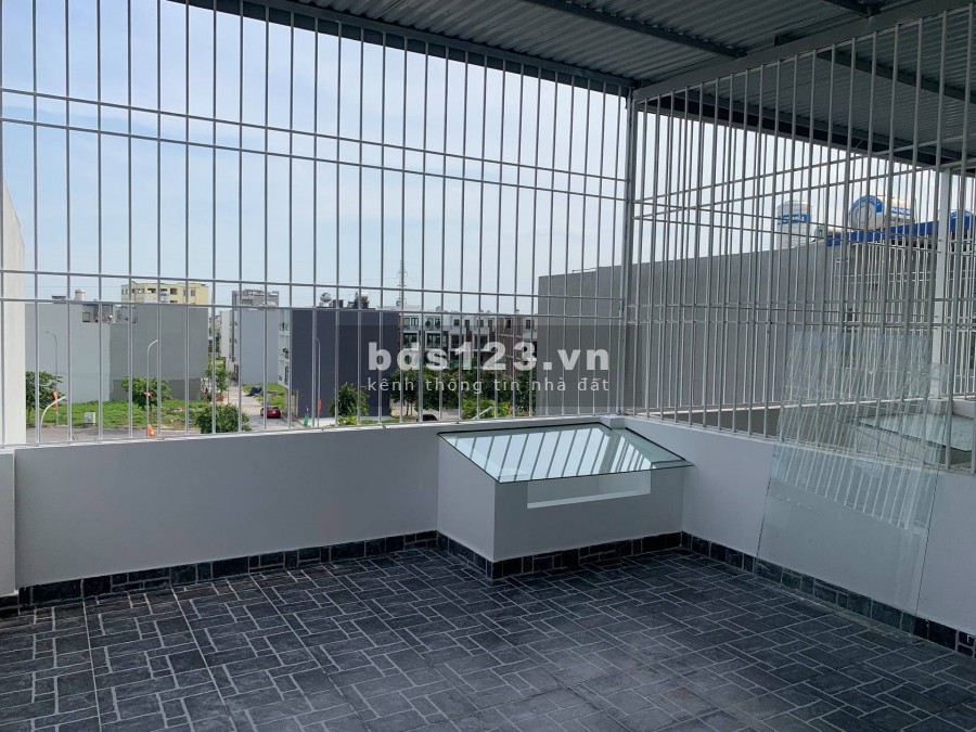 Bán nhà 4 tầng, đường 10m tại Hùng Vương, Hồng Bàng, giá 2.785 tỷ