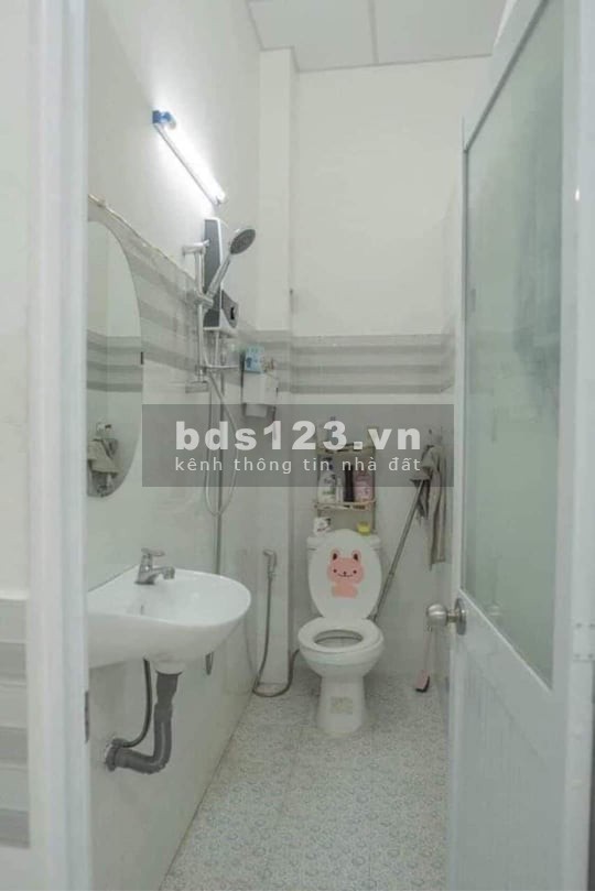 Nhà nguyên căn mới ở ngay, hẻm nhựa Âu Cơ, Tân Bình, dt 54m2, 3 tầng, 3 phòng ngủ