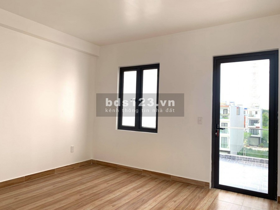 Bán nhà 4 tầng, đường 10m tại Hùng Vương, Hồng Bàng, giá 2.785 tỷ