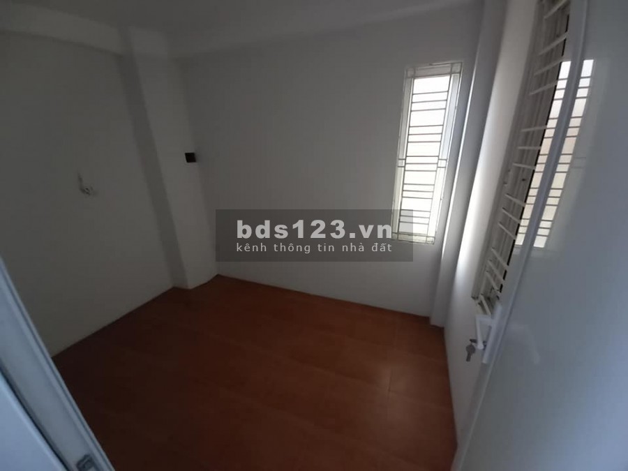 Nhà đẹp lô góc 3 mặt thoáng, ngõ thông sát phố giá chỉ 2.65. tỷ, lh 0945820099