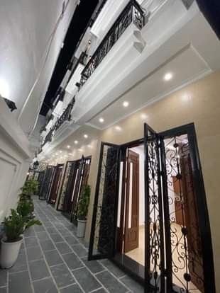 Bán Nhà Bùi Ngọc Dương 5 tầng đúc, ô tô đỗ cổng, kinh doanh văn phòng, dt 37m2, giá 5.2 tỷ Hai Bà Trưng