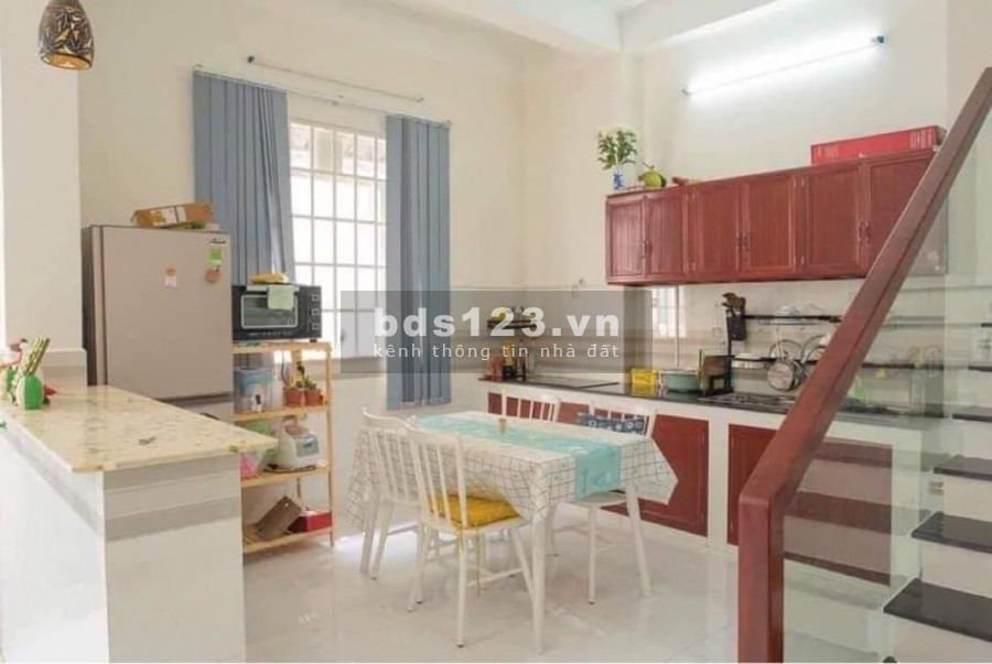 Nhà nguyên căn mới ở ngay, hẻm nhựa Âu Cơ, Tân Bình, dt 54m2, 3 tầng, 3 phòng ngủ