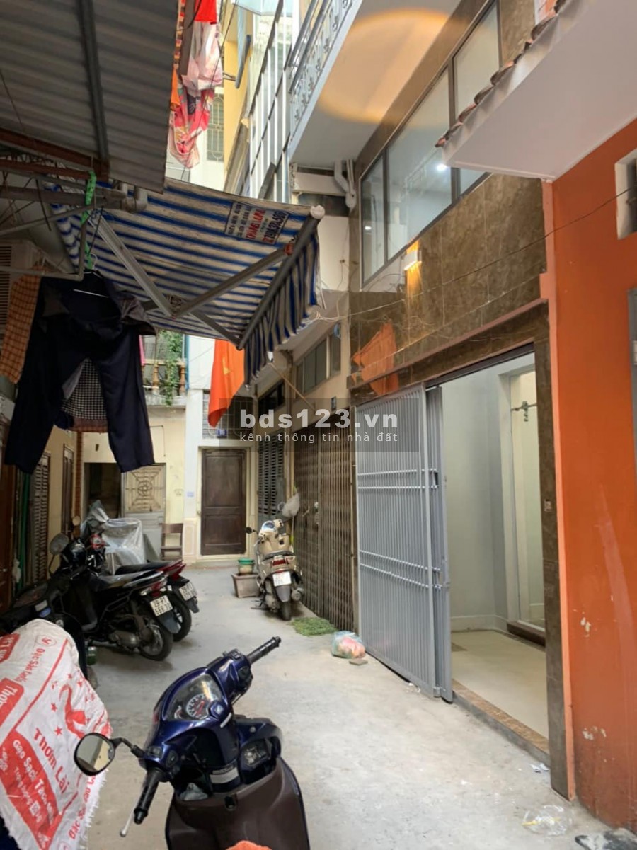 Chủ nhà cần bán nguyên căn đường Trường Chính, dtsd 43m2, gần hồ, giá 4.85 tỷ