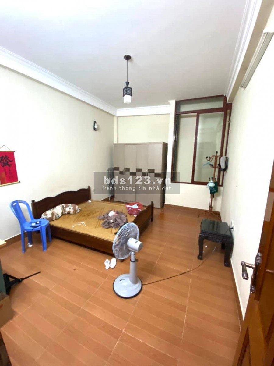 Bán nhà Ngõ 43 Trung Kính, 60m2 4.5 tầng, MT 4M, Ngõ rộng, 5.05 tỷ. LH: 0936161529