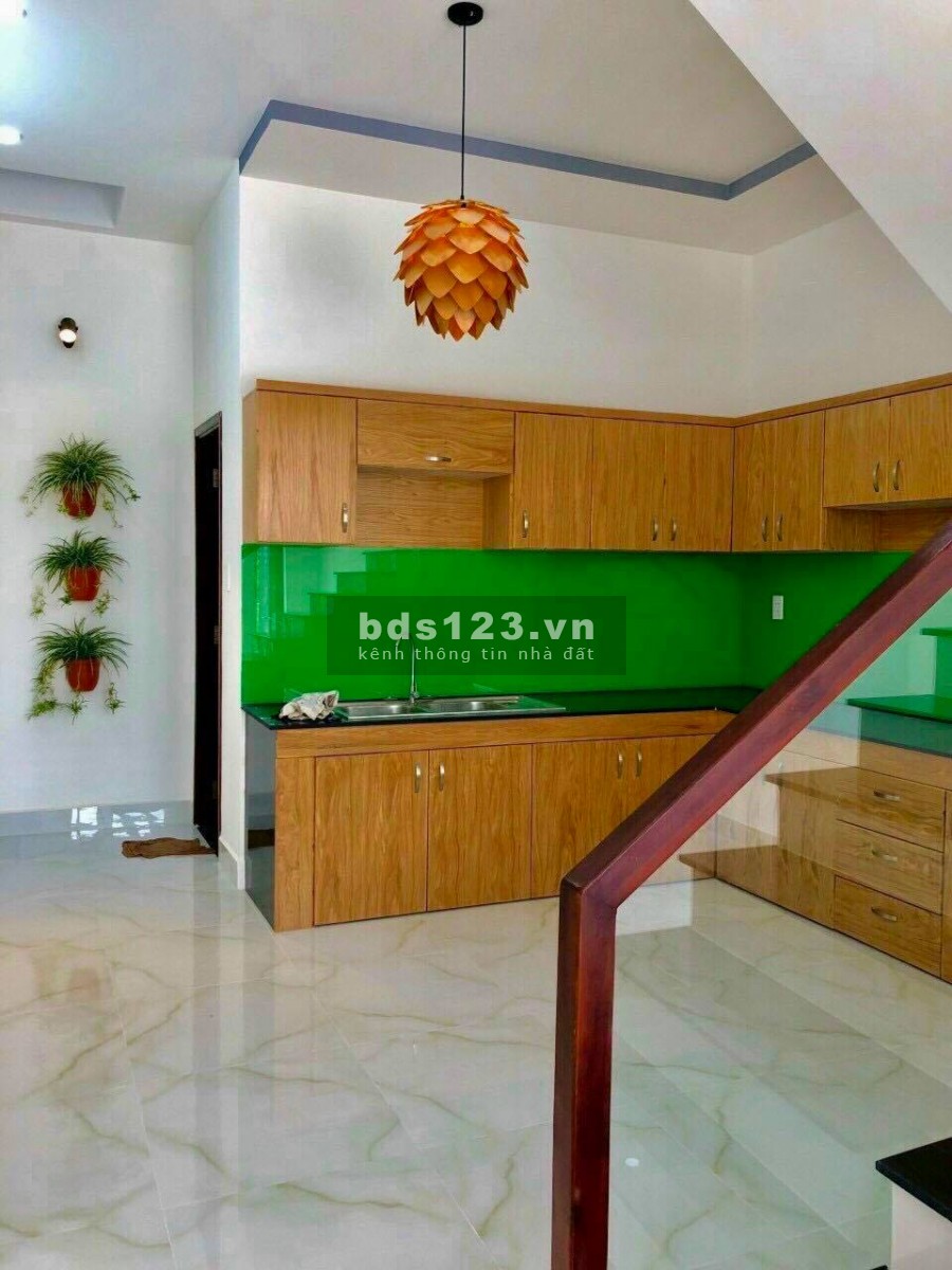 Bán nhà đường Trường Lưu, P.Long Trường, TP.Thủ Đức dt54m giá chỉ 3.98 tỷ(bớt lộc)