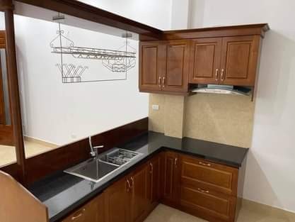 Bán Nhà Bùi Ngọc Dương 5 tầng đúc, ô tô đỗ cổng, kinh doanh văn phòng, dt 37m2, giá 5.2 tỷ Hai Bà Trưng