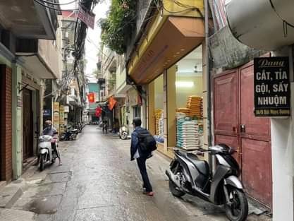 Bán Nhà Bùi Ngọc Dương 5 tầng đúc, ô tô đỗ cổng, kinh doanh văn phòng, dt 37m2, giá 5.2 tỷ Hai Bà Trưng