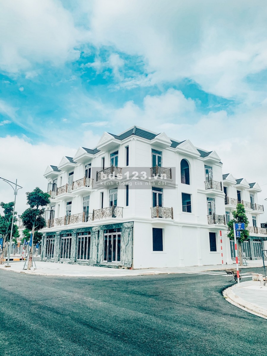 Mở bán nhà phố cao cấp liền kề Thành phố Thủ Đức