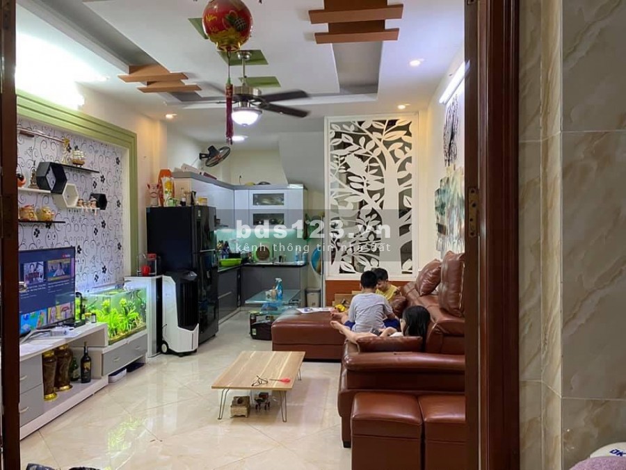 Hoàng Mai đường thông ngõ thẳng, 20m ra đường ô tô DT 40m2 giá bán 3,35 tỷ
