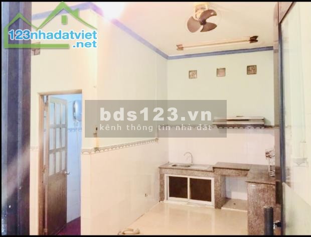 Nhà hèm 154 Âu Dương Lân phường 3 Quận 8 1 trệt 1 lửng, giá 5.9 tỷ, thương lượng