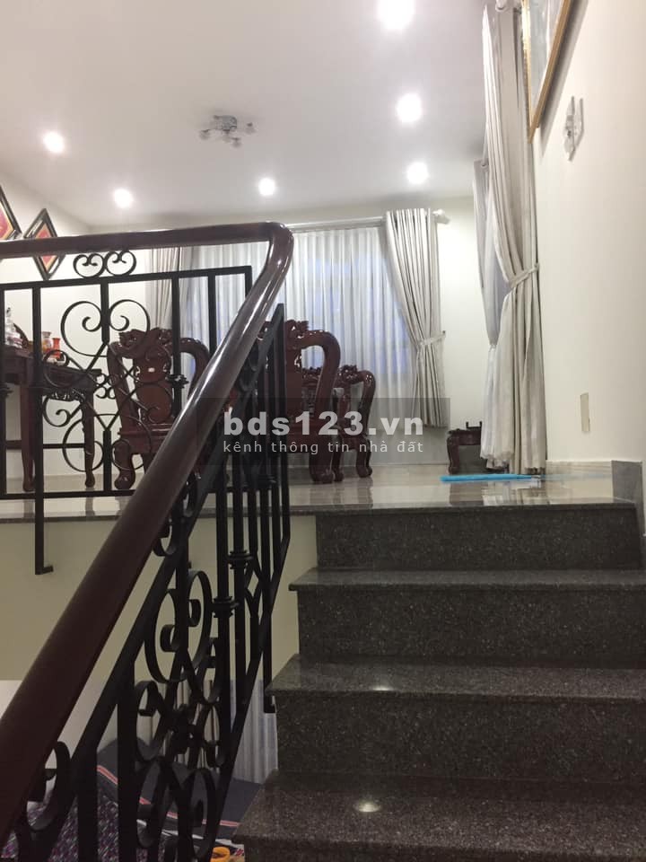 Nhà rộng, tiện mở Cty, Spa, cho thuê.. CMT8, giáp Quận 3. 9,1 tỷ