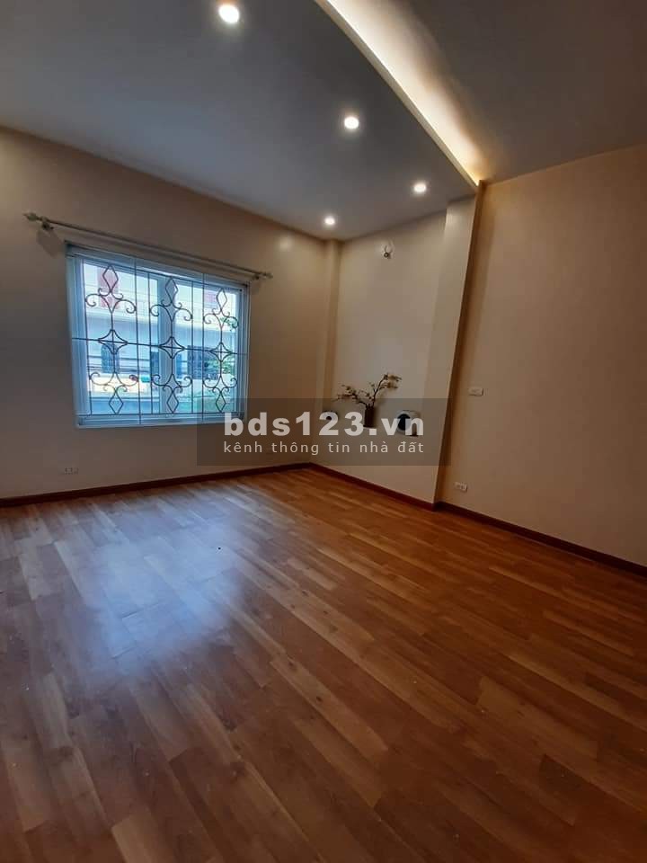 45m2 x 5 tầng SIÊU VIP, mt 4m ngay ngã tư Sở, giá 4.7 tỷ, 0988623934