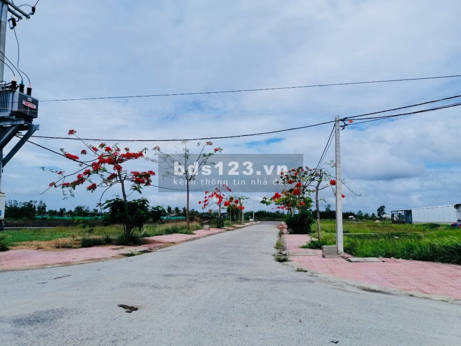 Cần bán gấp lô đất mặt tiền đường 12m trước cổng trường mầm non