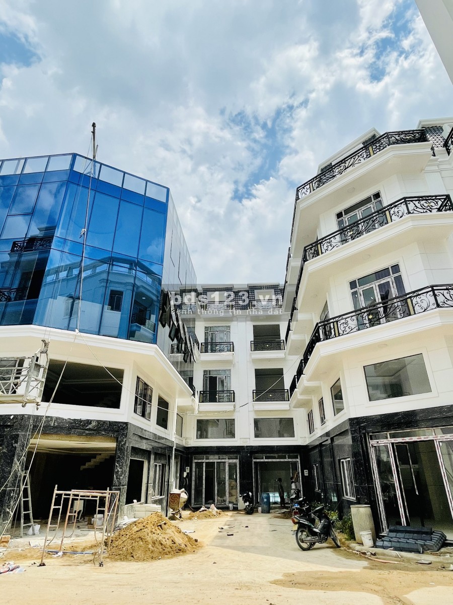 Nhà phố trung tâm quận 12, view sông, đối diện công viên lớn nhất HCM