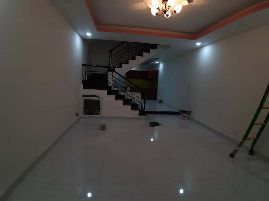 Bán nhành nguyên căn nhà hẻm 6m đường Phú Thuận, DTSD 240 m2, 3 lầu, Giá: 7,4 tỷ