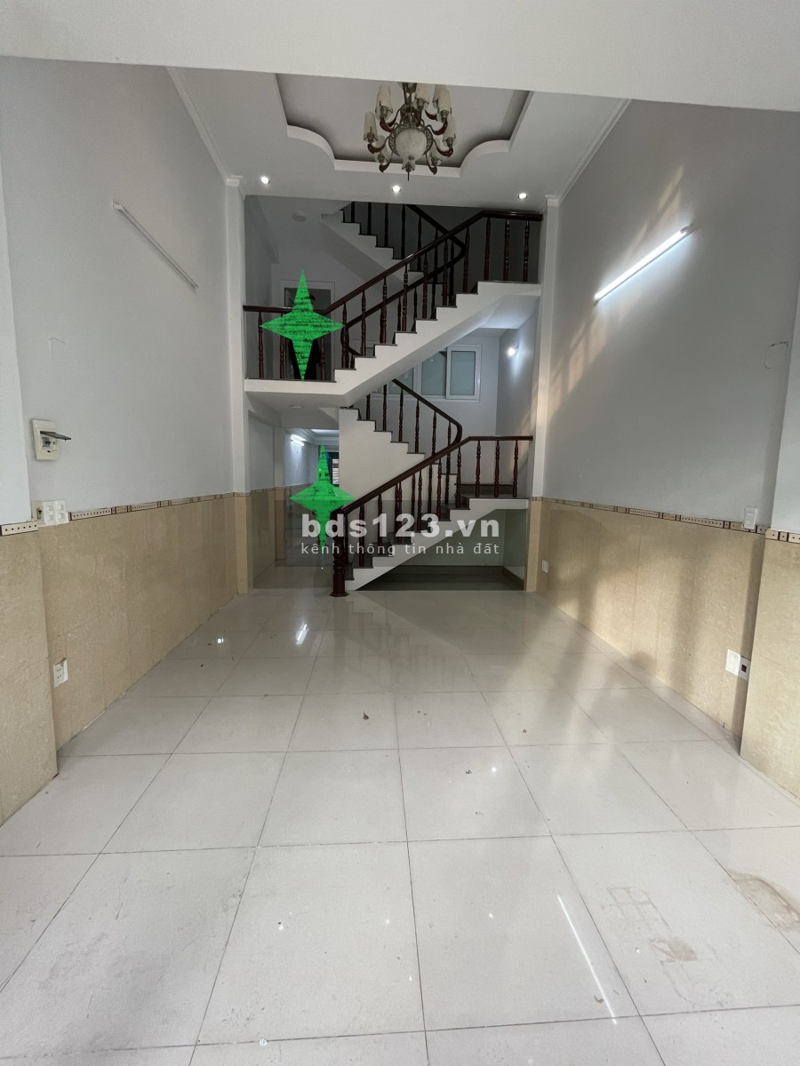 Nhà HXH 2 mặt tiền đường Nguyễn Hữu Cảnh: Trệt 3 Lầu – Sân thượng: giá 24tr/th