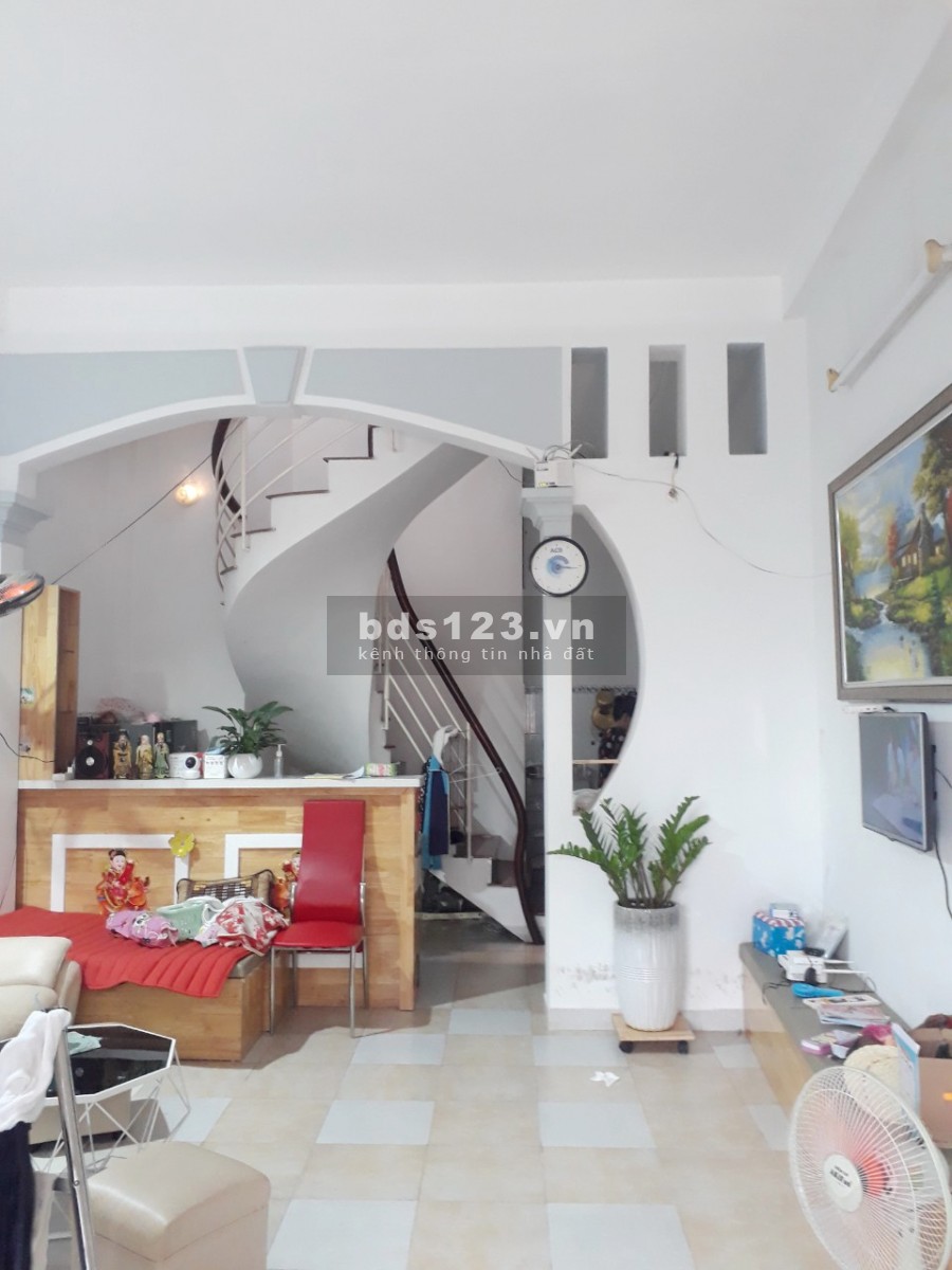 Cho thuê nhà nguyên căn (4.5*12m) hẻm 119 Nguyễn thị Tần P2 Q8