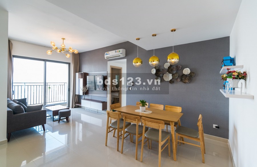 Kẹt tiền bán lỗ căn hộ 2 phòng ngủ, 2 wc, cho trả góp 19 triệu, cc The Emerald