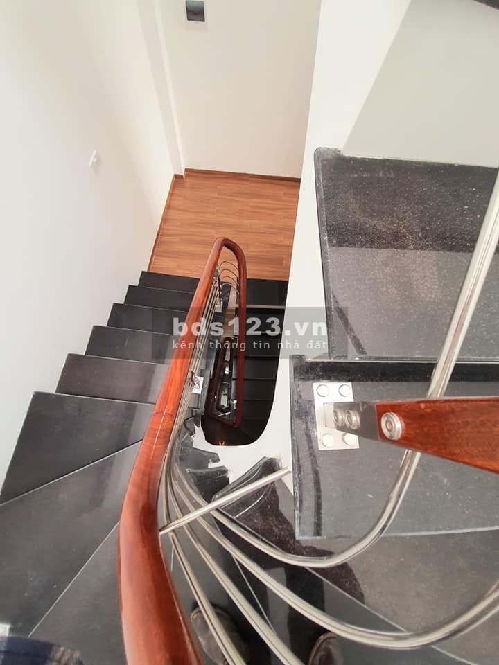Phân lô, ô tô đỗ, 46 m2 mặt ngõ Phan Văn Trường, gara, Kinh doanh đỉnh giá bán 11.5 tỷ
