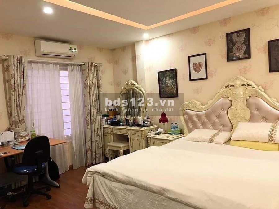 Hẻm xe hơi. 6m cần bán nhà 3 tầng dt 90m2 giá chỉ 10 tỷ thương lượng, Quận Bình Thạnh