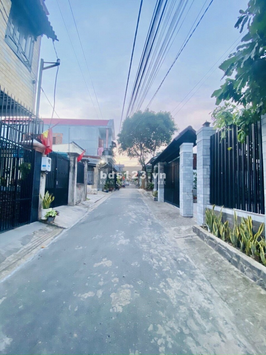 Bán nhà sổ riêng 6x25m gần chợ Phú Thọ giá 2ty8m hướng Tây Nam