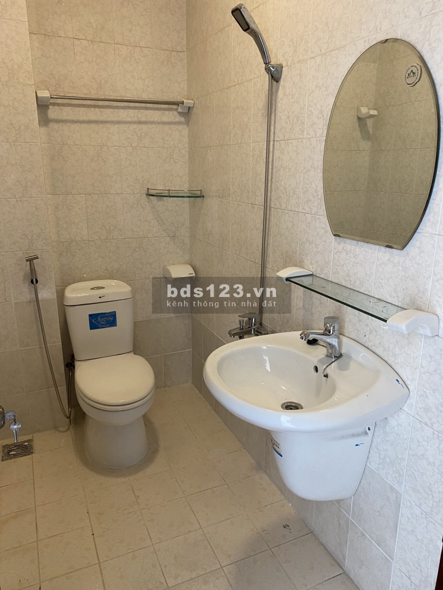 Nhà HXH 2 mặt tiền đường Nguyễn Hữu Cảnh: Trệt 3 Lầu – Sân thượng: giá 24tr/th