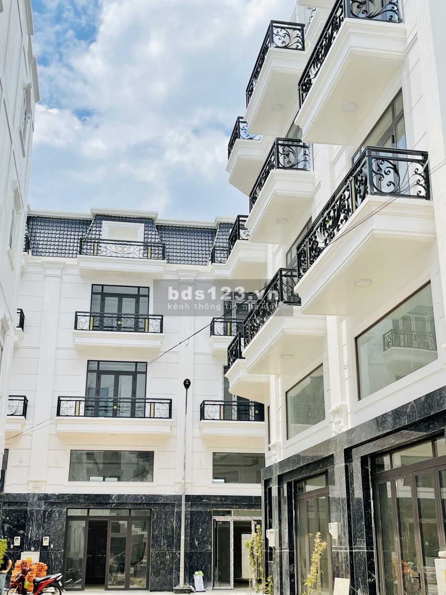 Nhà phố trung tâm quận 12, view sông, đối diện công viên lớn nhất HCM