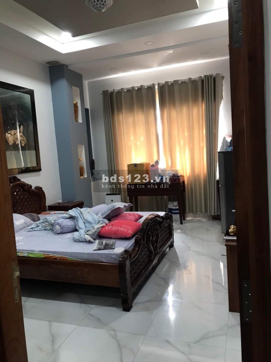 Lạc Long Quân Quận Tân Bình hẻm xe hơi 3 tấm sân thượng 50m2 giá 6.9 tỷ