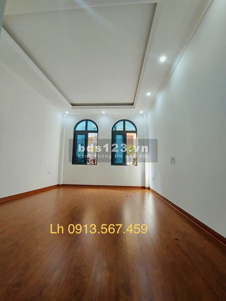 Ô tô đỗ cửa nhà gần phố, 15m ô tô tránh nhà nguyên căn mới 5 tầng, Giá 3.3 tỷ
