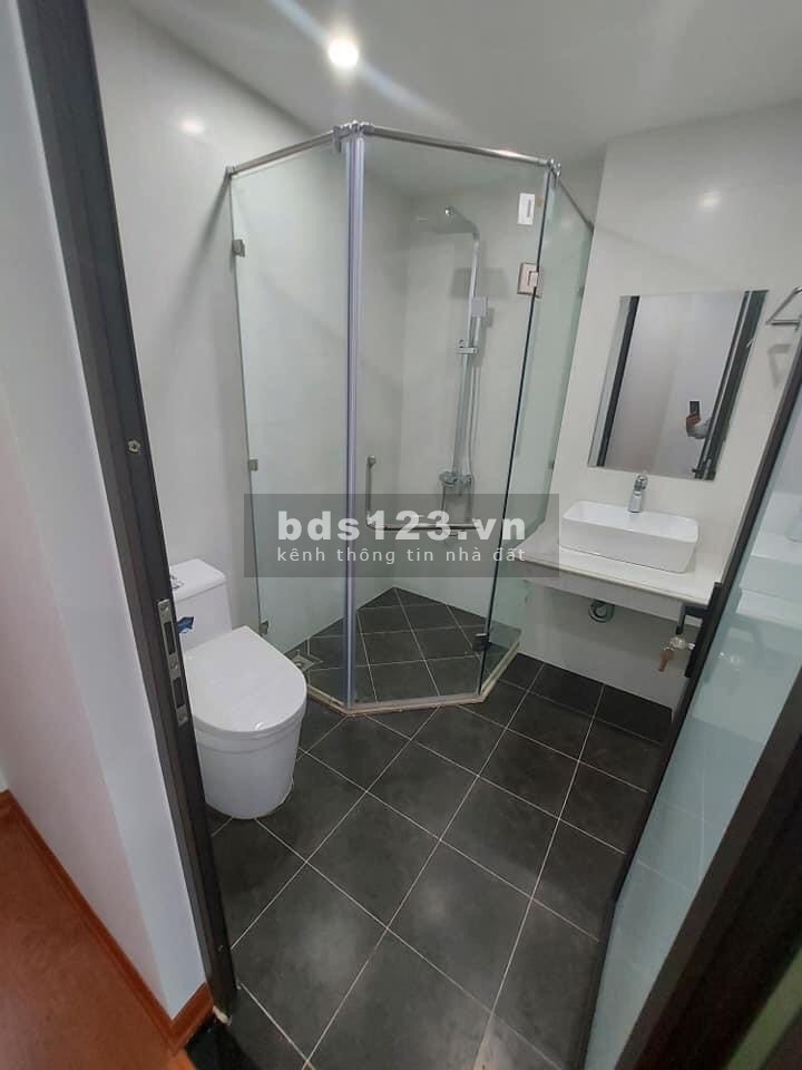Ô tô đỗ cửa nhà gần phố, 15m ô tô tránh nhà nguyên căn mới 5 tầng, Giá 3.3 tỷ