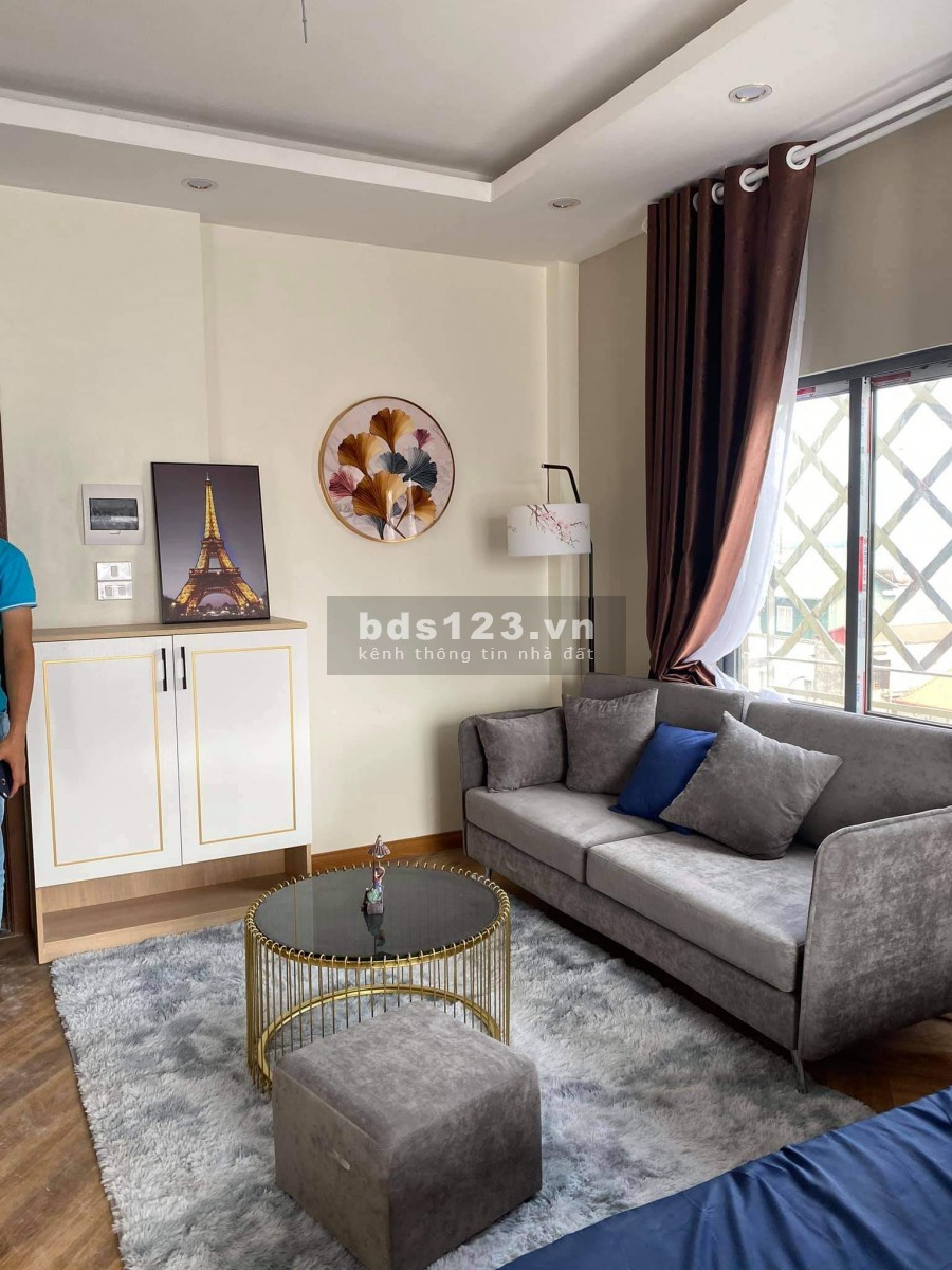 Võng Thị, 121m2X7Tx8.4mMT. 18 phòng. Giá 36 tỷ.