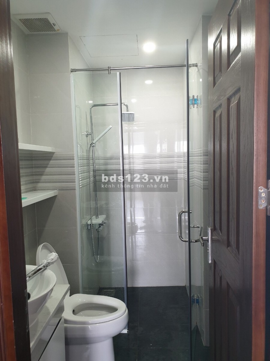 Kẹt tiền bán lỗ căn hộ 2 phòng ngủ, 2 wc, cho trả góp 19 triệu, cc The Emerald