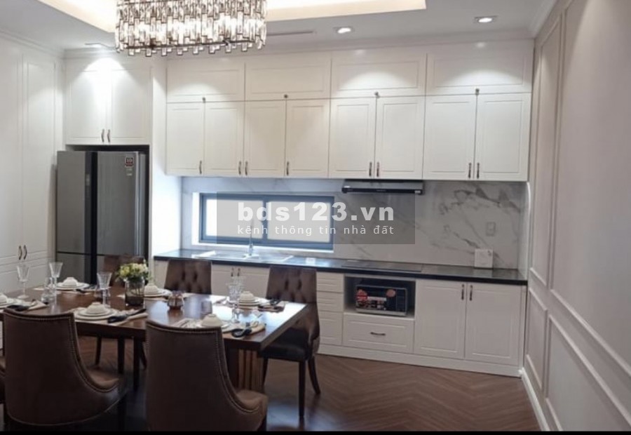 Bán nhà phố kiểu Pháp trung tâm chợ vào kinh doanh, ở ngay, còn 2 suất nội bộ