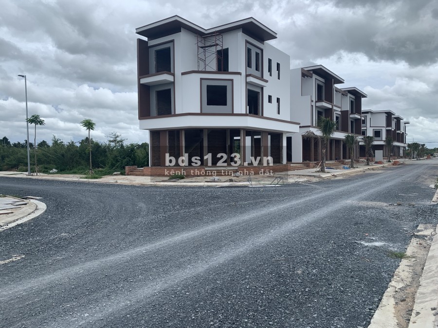 Nhà phố thương mại khu đô thị FLC La Vista Sadec 1 Trệt 2 Lầu