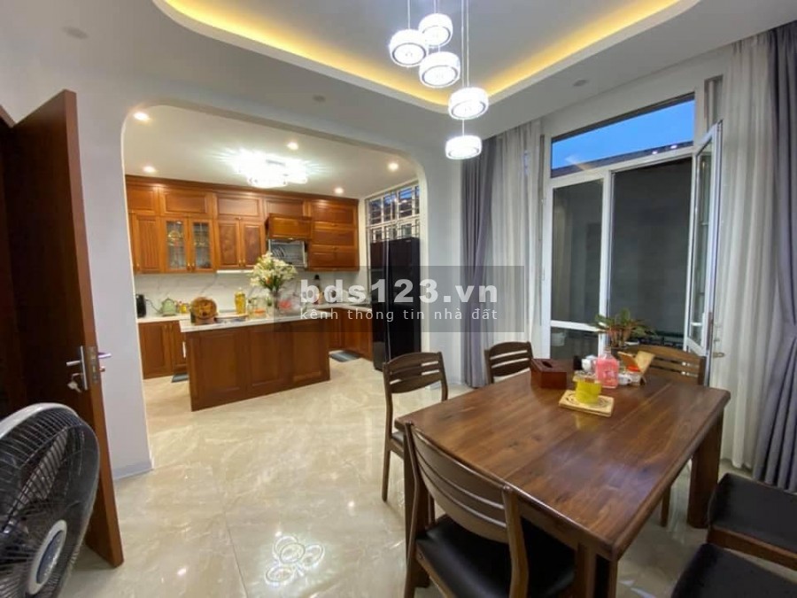 Rẻ nhất phố, bán nhà Đội Cấn Quận Ba Đình đúc bê tông 4 tầng, giá 3 tỷ