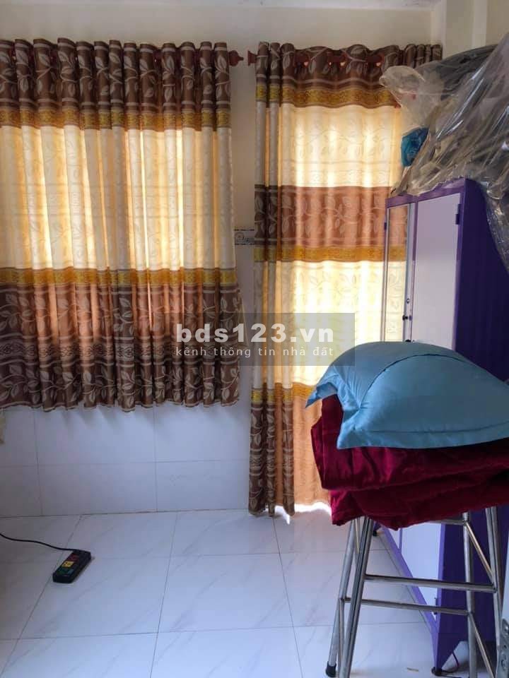 Hiếm! 2 tỷ 1! 3 tầng! dtsd 40m2, bán gấp nhà Ni Sư Huỳnh Liên, Tân Bình.