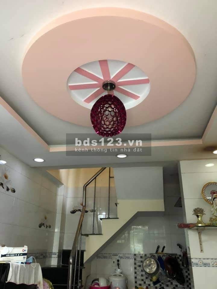 Hiếm! 2 tỷ 1! 3 tầng! dtsd 40m2, bán gấp nhà Ni Sư Huỳnh Liên, Tân Bình.