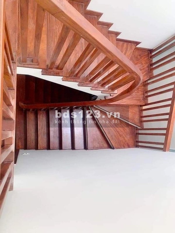 Nhà đẹp Quận 10, 5tỷ8, 4 tầng, ngang 4m2, HXH đường 3/2 LH: 0972010495